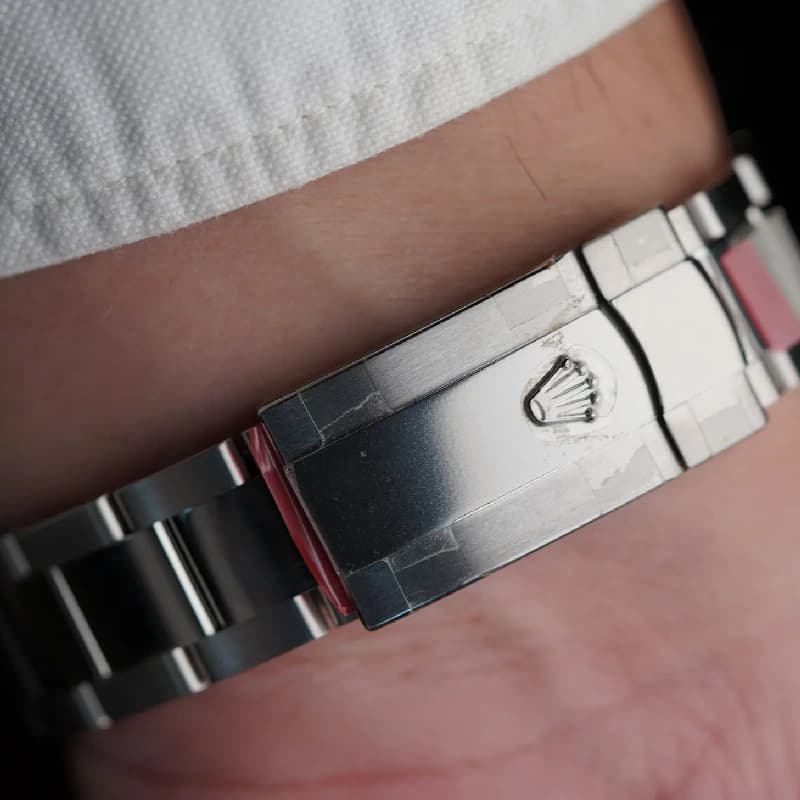 رولکس Milgauss 40 مشکی | شیشه سبز و عقربه صاعقه‌ای نارنجی | رفرنس 116400GV — تصویر ۵