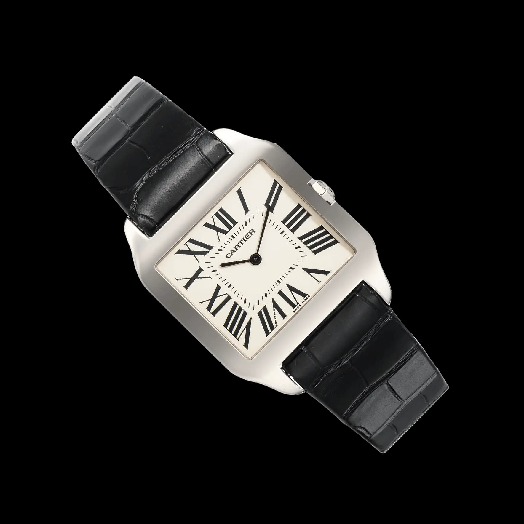 کارتیر Santos-Dumont Large 43.5 × 31.4 استیل | صفحه نقره‌ای با اعداد رومی و عقربه‌های آبی | بند آلیگاتور مشکی | رفرنس WSSA0022 — تصویر ۹