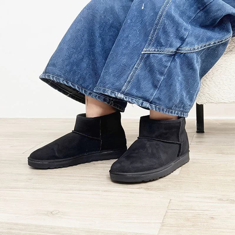 بوت زنانه مدل آگ کوتاه UGG — تصویر ۳