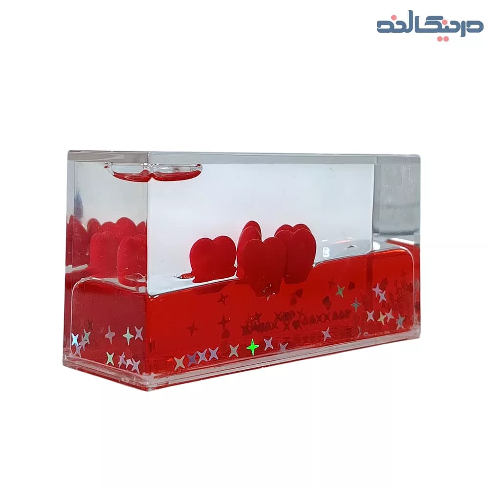دکوری قلب معلق در آب