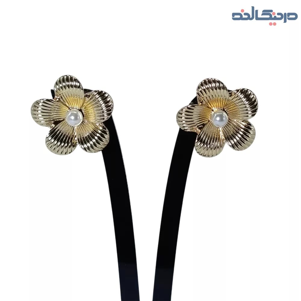 گوشواره زنانه طرح گل طلایی کد 7703