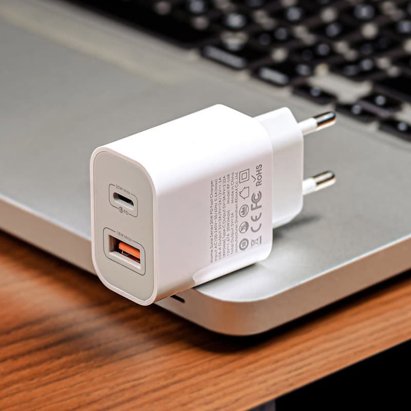شارژر دیواری 20 وات ریمکس مدل FAST CHARGE APPLE — تصویر ۹