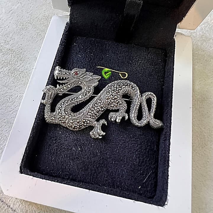 گل سینه اژدها کد2461 — تصویر ۵