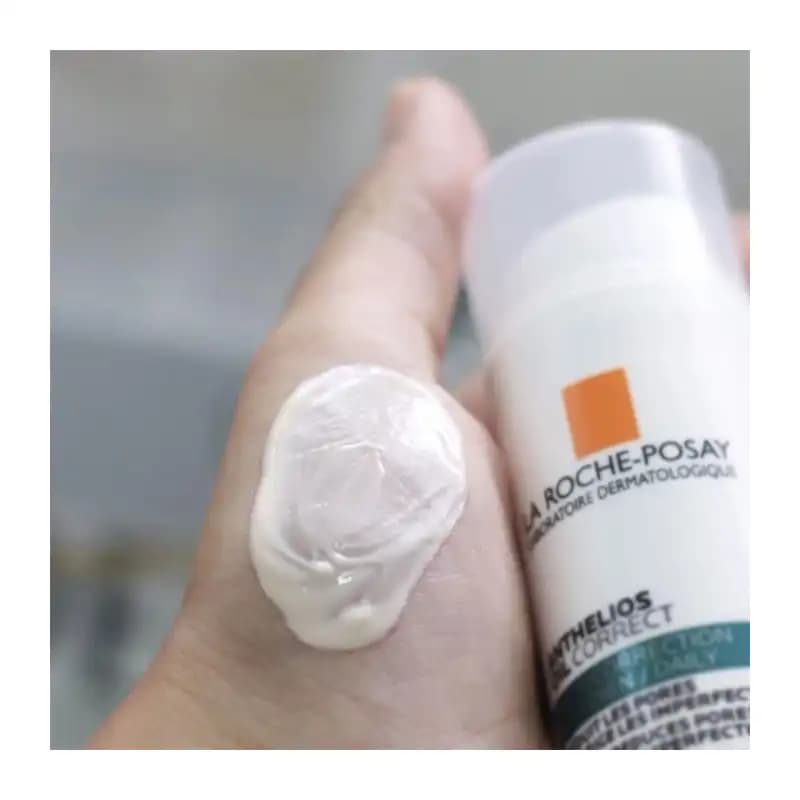 ژل کرم ضد آفتاب Oil Correct SPF50 لاروش پوزای ۵۰ میلی لیتر — تصویر ۳