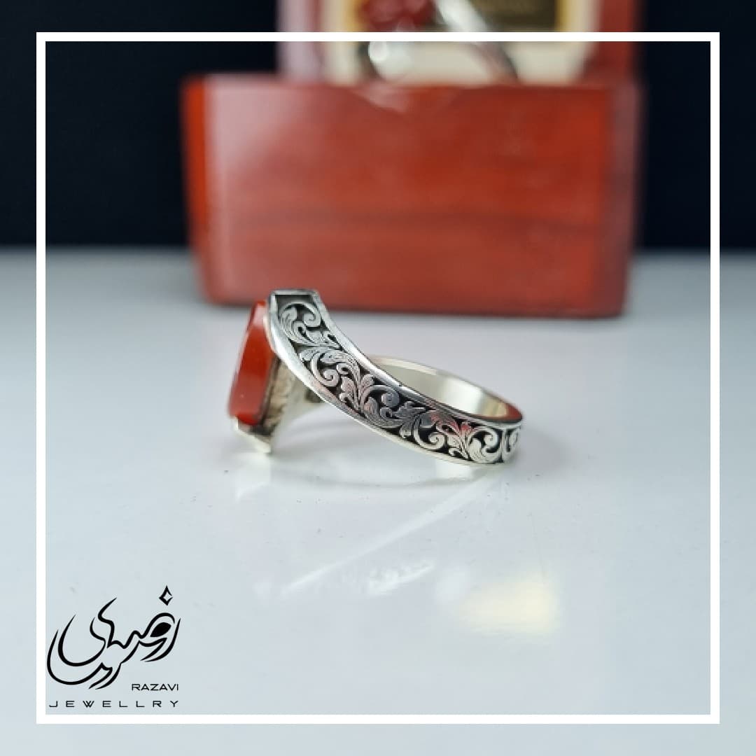 انگشتر نقره زنانه دست ساز عقیق سرخ یمنی با حکاکی نام بزرگ فاطمه (س) — تصویر ۵