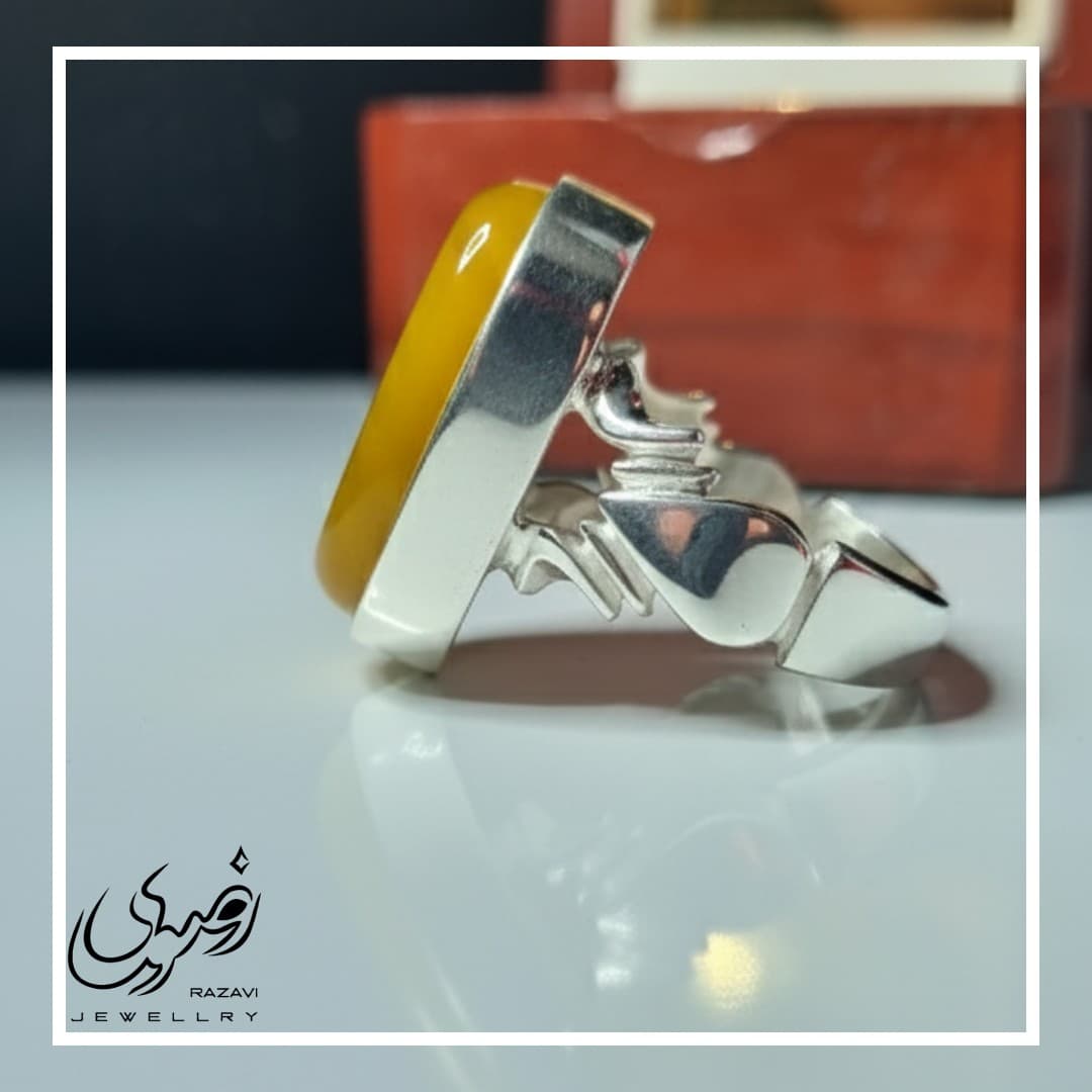 انگشتر نقره مردانه عقیق زرد دست ساز با حکاکی ان معی ربی — تصویر ۲