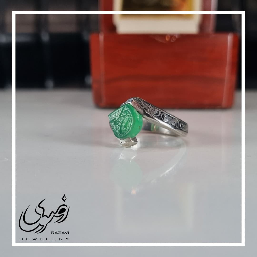ست انگشتر نقره مردانه و زنانه دست ساز عقیق سبز با حکاکی علی و فاطمه — تصویر ۱۱