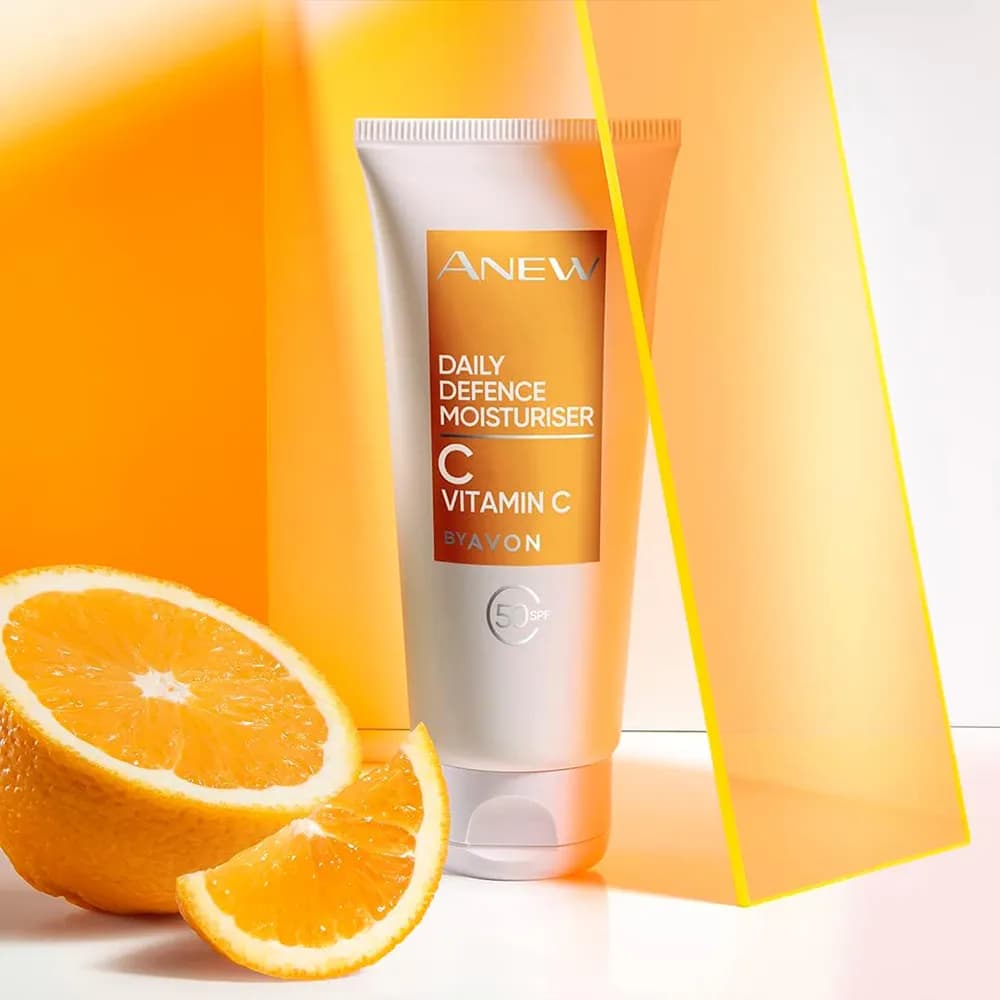 کرم ضد آفتاب ضد لک و مرطوب کننده و آبرسان آون Avon حاوی ویتامین سی با spf50 حجم 50 میل اورجینال — تصویر ۵