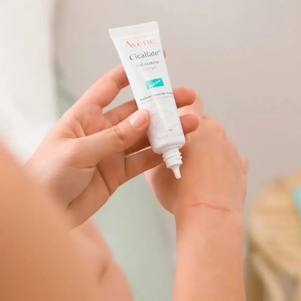 ژل ترمیم کننده جای زخم و اسکار سیکالفیت پلاس سیکاتریس اون Avene Cicalfate نسخه جدید اورجینال — تصویر ۳