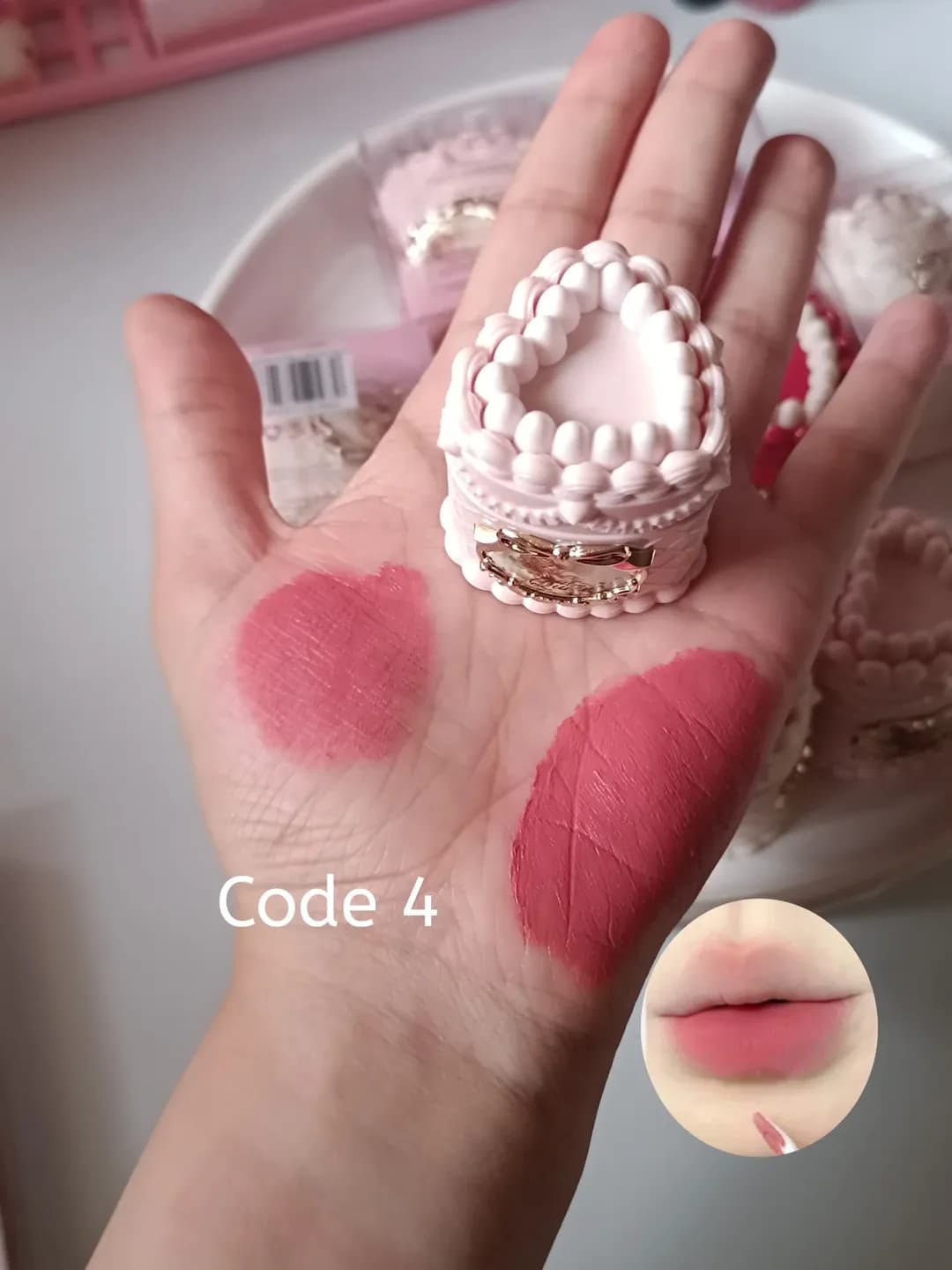رژلب کیک توت فرنگی دوپ فلاور نوز hues queen رژ مخملی کیکی — تصویر ۷