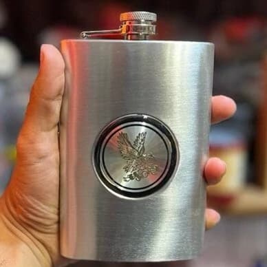 هیپ فلاسک استیل طرح عقاب 9اوز (9oz) — تصویر ۴