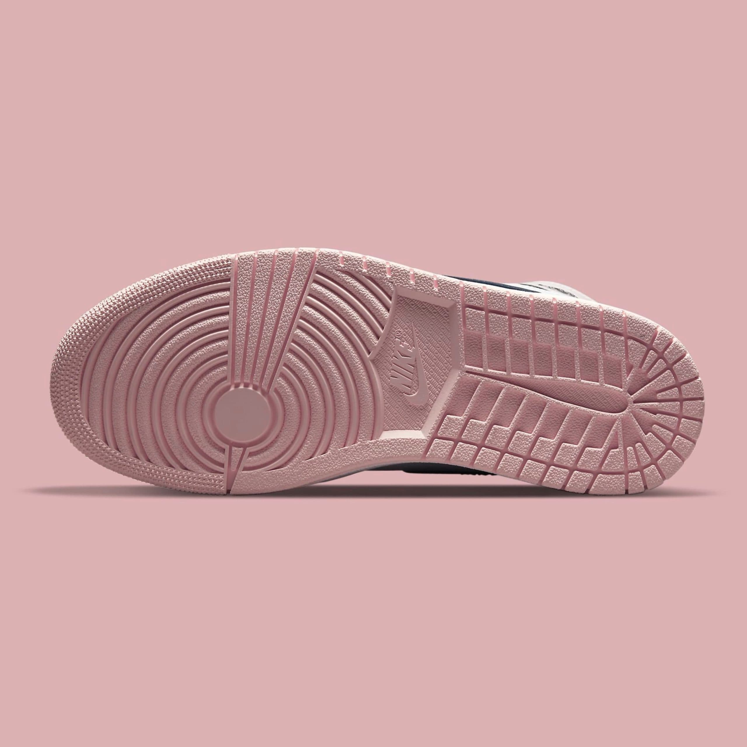 کتونی جردن صورتی Nike Air Jordan 1 — تصویر ۷
