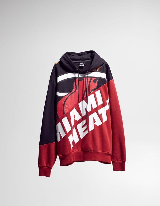 هودی قرمز بسکتبالی Miami Heat — تصویر ۲