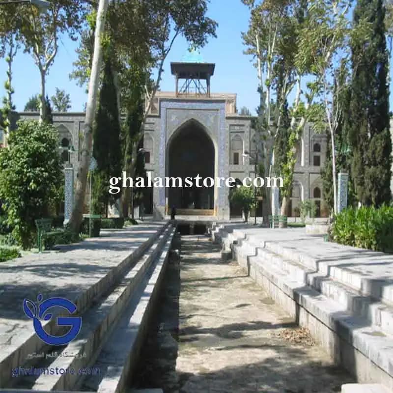 پاورپوینت بررسي معماري مدرسه چهار باغ اصفهان
