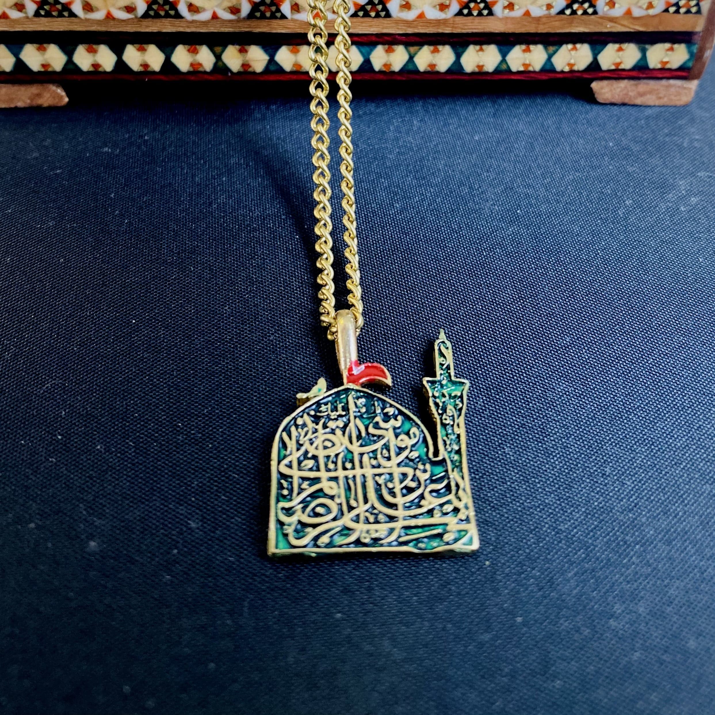 گردنبند طلاروس طرح گنبد امام رضا — تصویر ۲