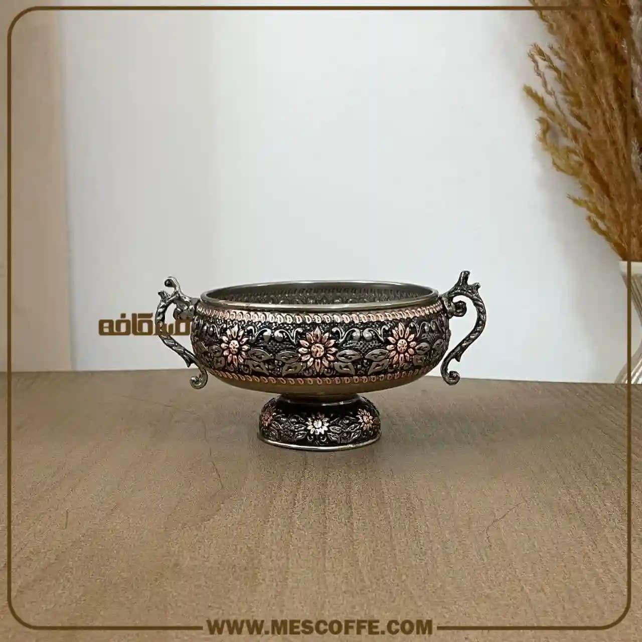کاسه مسی پایه دار — تصویر ۴