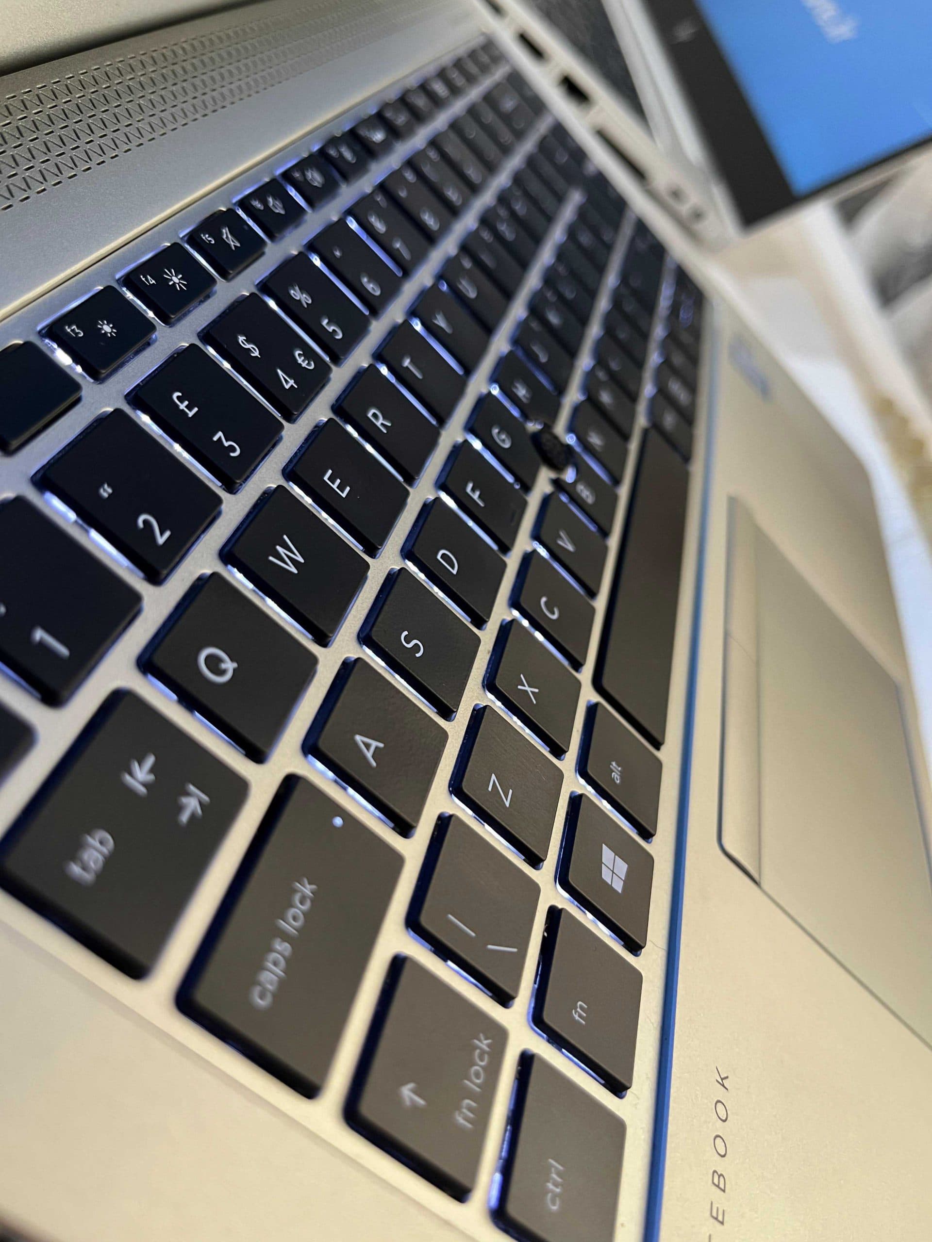 لپ تاپ استوک اچ پی Elitebook 840 G5 | 8GB RAM | 256GB SSD | i5 ا Laptop Hp Elitebook 840 G5(ارسال در همان روز کاری) — تصویر ۸