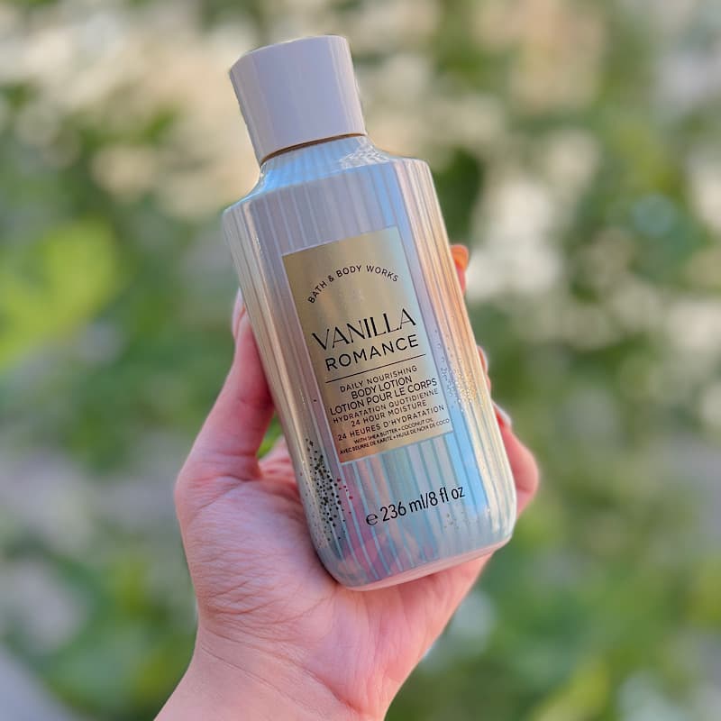 بادی لوشن Vanilla romance بث اند بادی | لوسیون بدن وانیلا رومنس Bath and Body — تصویر ۲