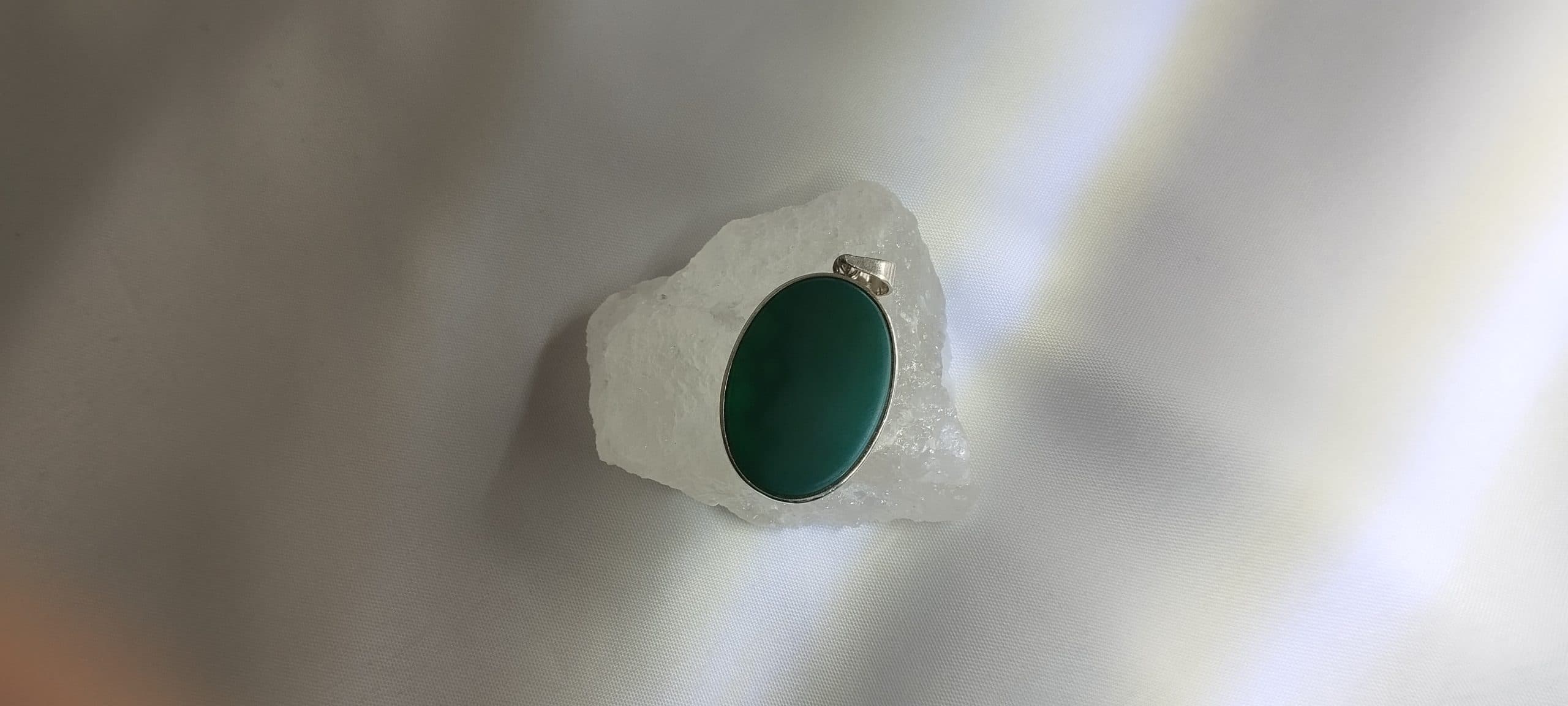 گردن آویز سنگ — تصویر ۴