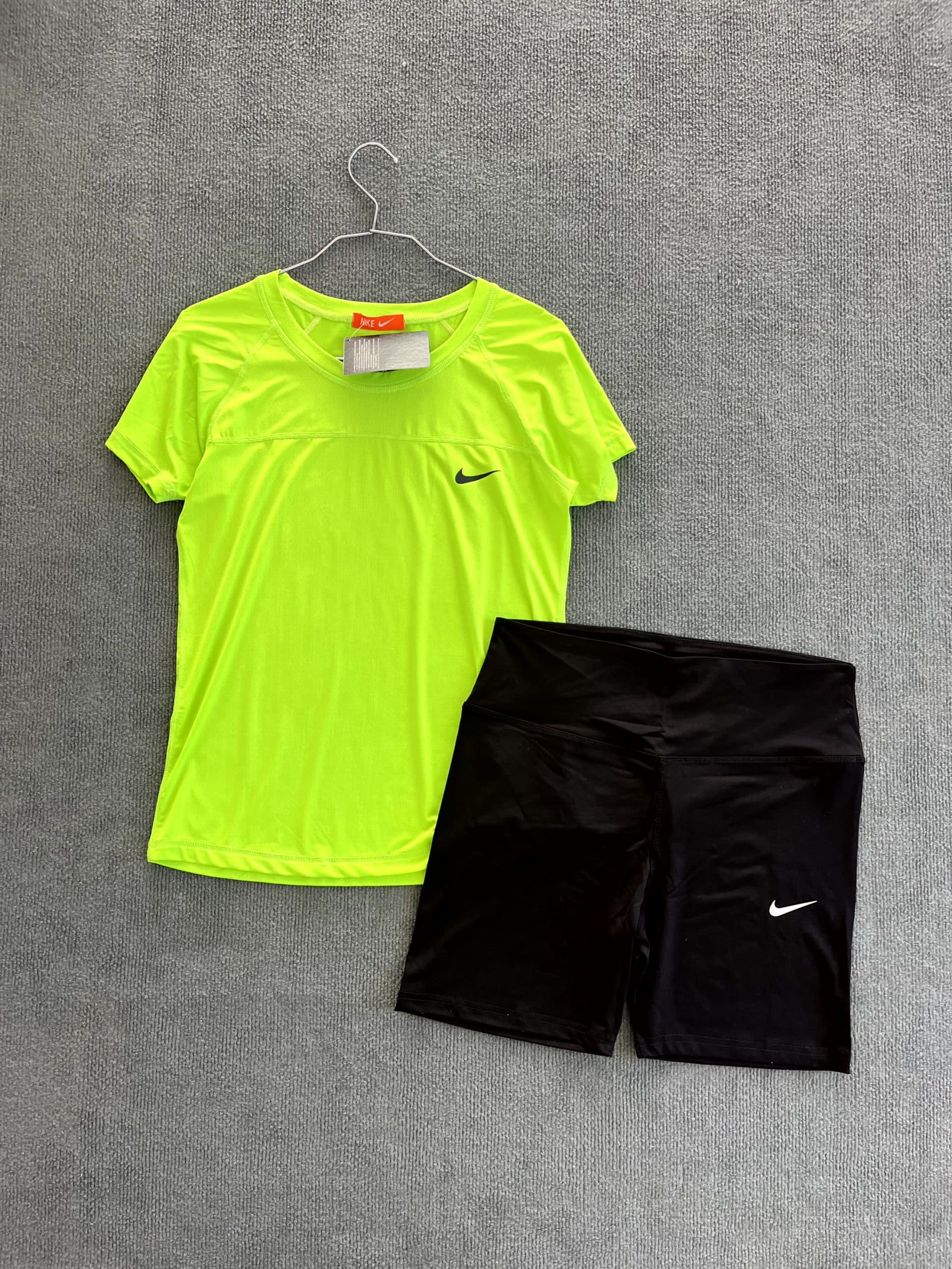 ست تیشرت و شلوارک زنانه NIKE