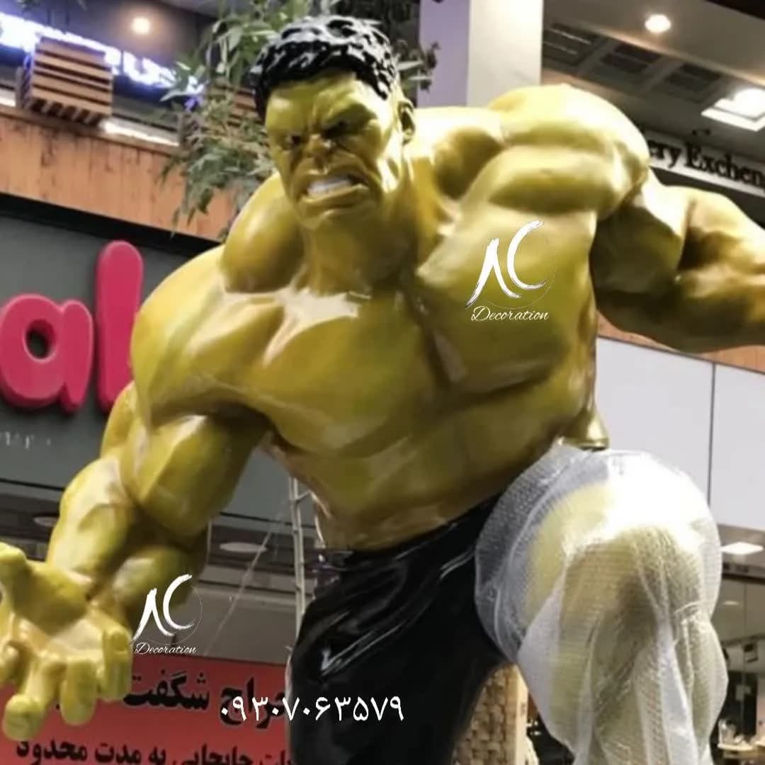 مجسمه هالک خشمگین بزرگ — تصویر ۲
