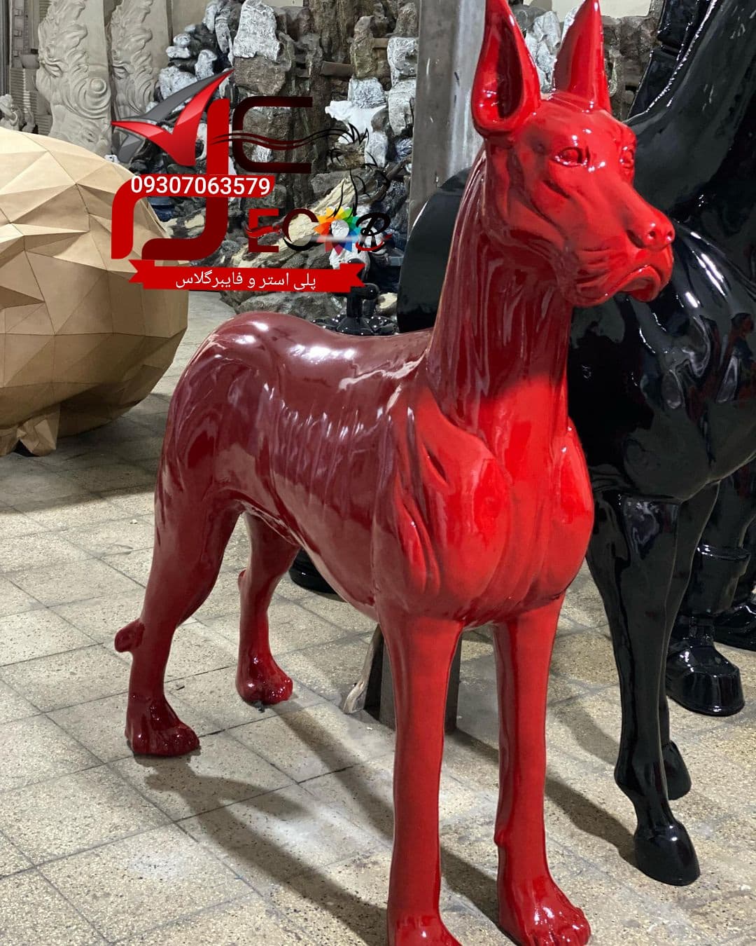 مجسمه سگ گریت دین بزرگ مدرن — تصویر ۷