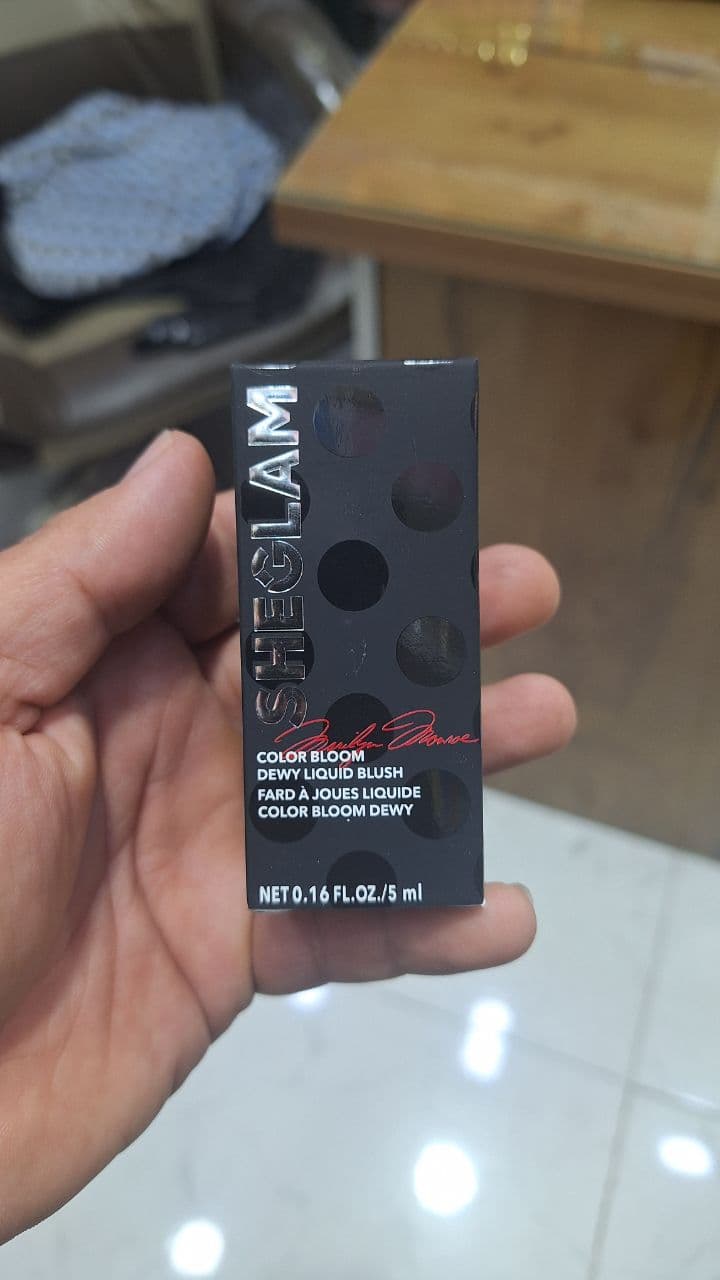 رژگونه مایع شیگلم مدل مرلین مونرو — تصویر ۴