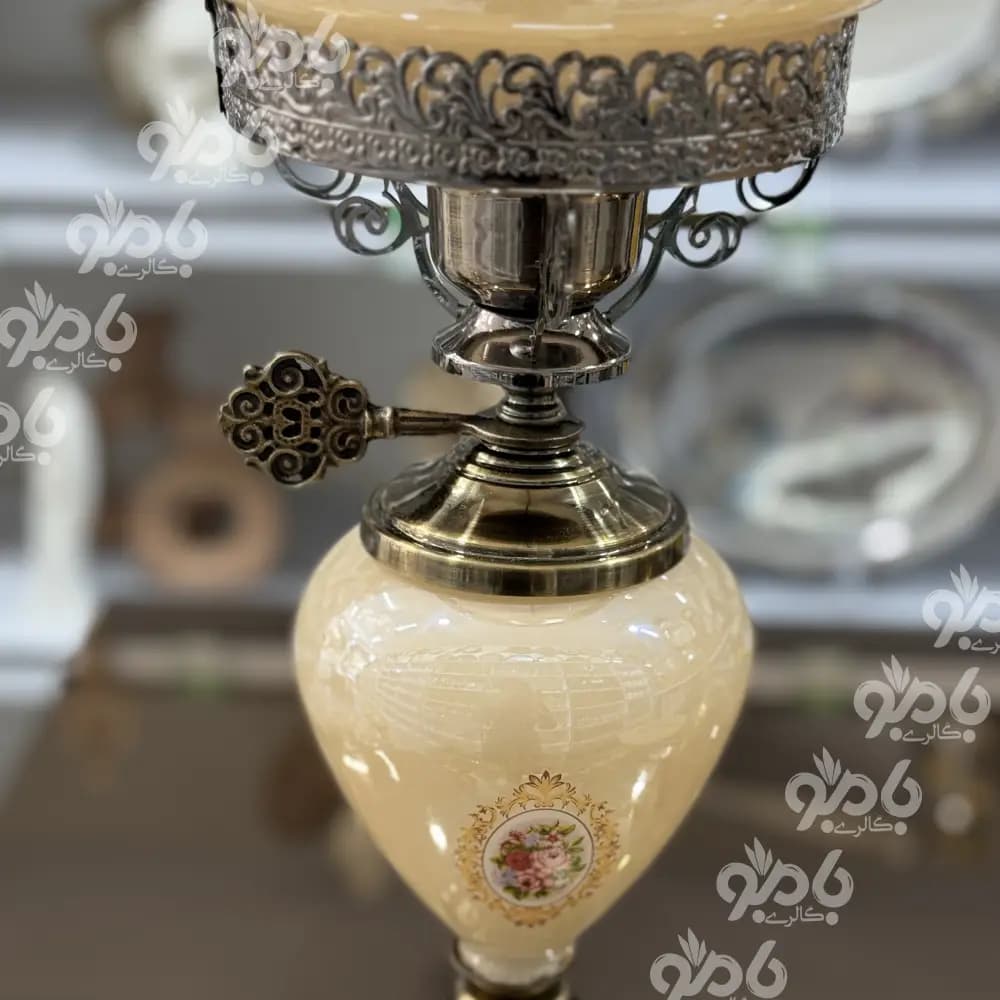 آباژور رومیزی لامپا نفتدانی آنتیک — تصویر ۳
