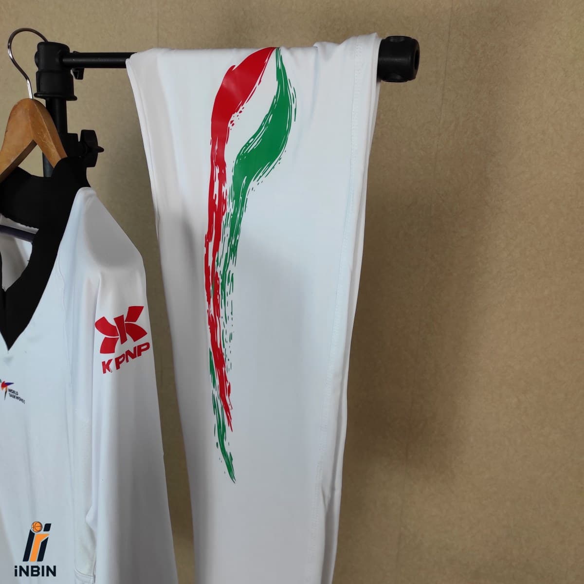 لباس تکواندو جذب KPNP به همراه شلوار مدل مسابقات کد 67688 — تصویر ۷