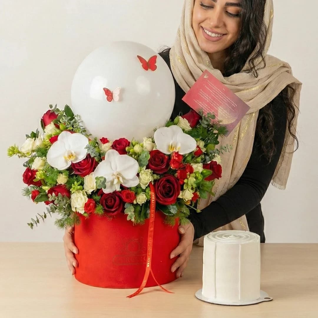 باکس گل و کیک ارزان مدل نوا — تصویر ۴