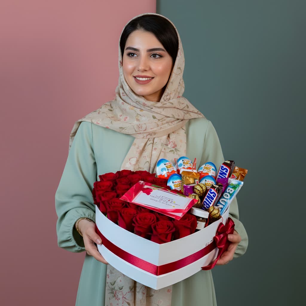 باکس گل و شکلات لوکس مدل کیانا — تصویر ۶
