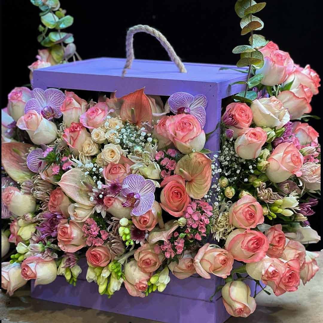 باکس گل رز لاکچری صورتی مدل 1004 — تصویر ۳