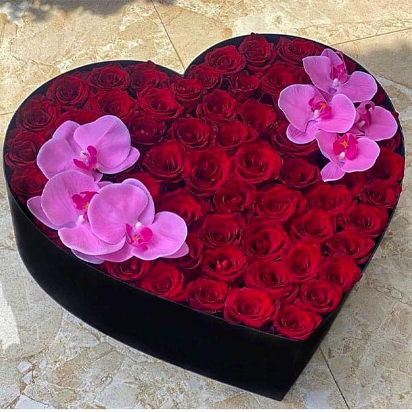 باکس گل رز و ارکیده طرح قلب مدل 644