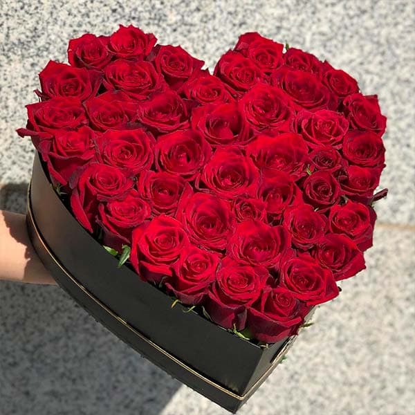 باکس گل قلبی 50 شاخه مدل 614 — تصویر ۴