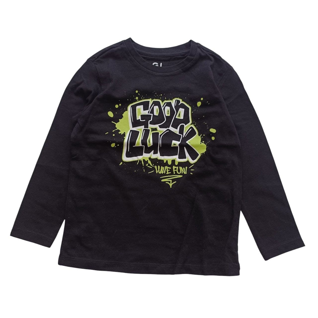 تیشرت آستین بلند پسرانه مشکی برند Sinsay لهستان مدل Good Luck سایز ۴ تا ۵ سال — تصویر ۳