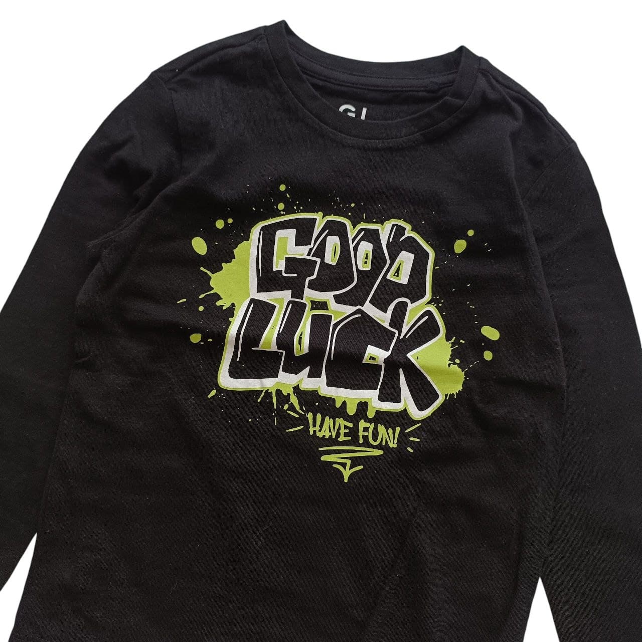 تیشرت آستین بلند پسرانه مشکی برند Sinsay لهستان مدل Good Luck سایز ۴ تا ۵ سال — تصویر ۲