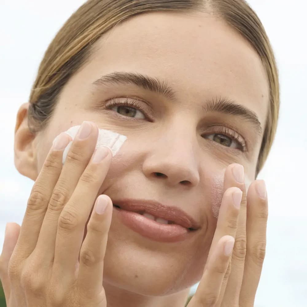 محافظ و ضدآفتاب چندمنظوره اپتیمالز SPF50 — تصویر ۵