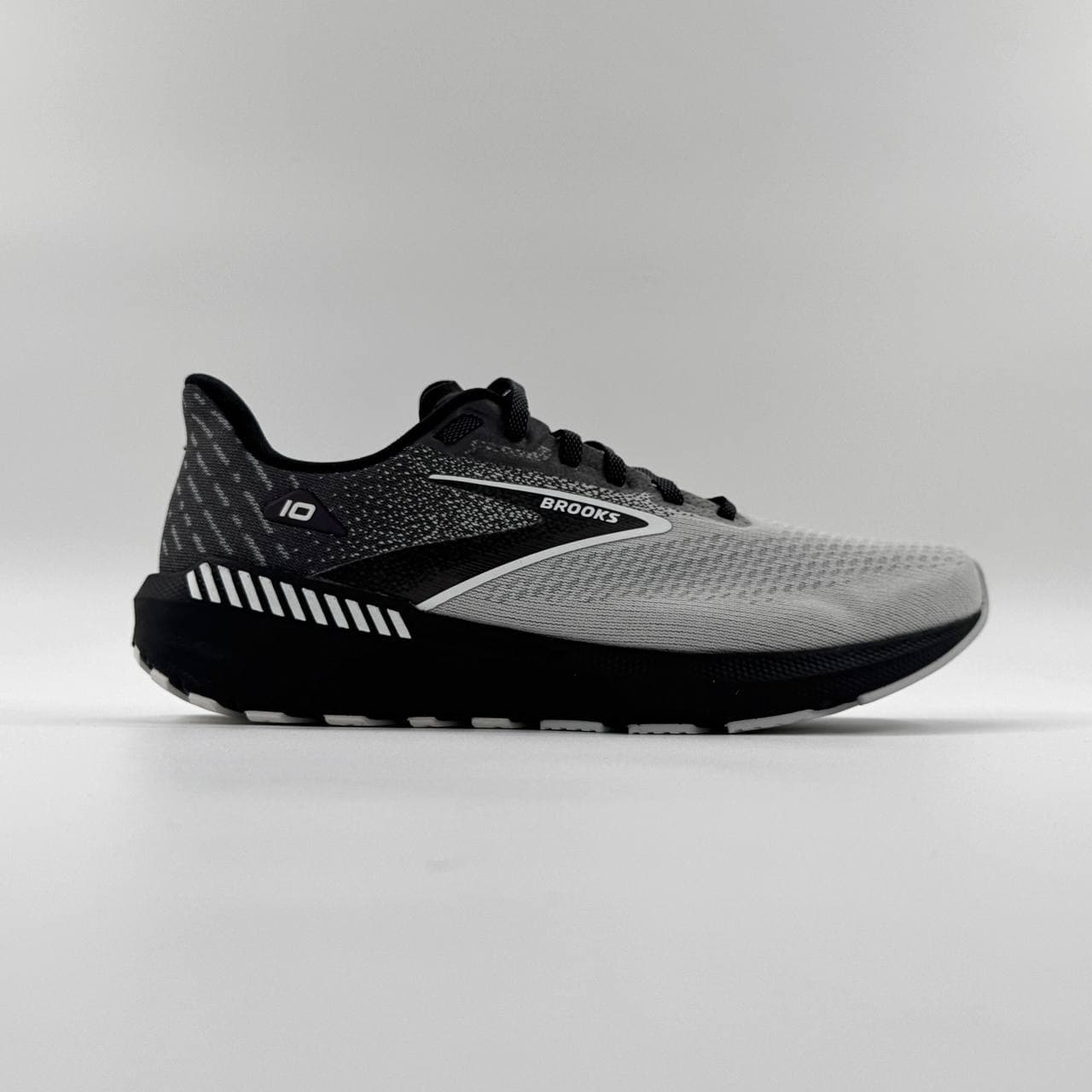 بروکس لانچ جی تی اس BROOKS LAUNCH GTS 10 WIDE (2E) مدل 1104102E052