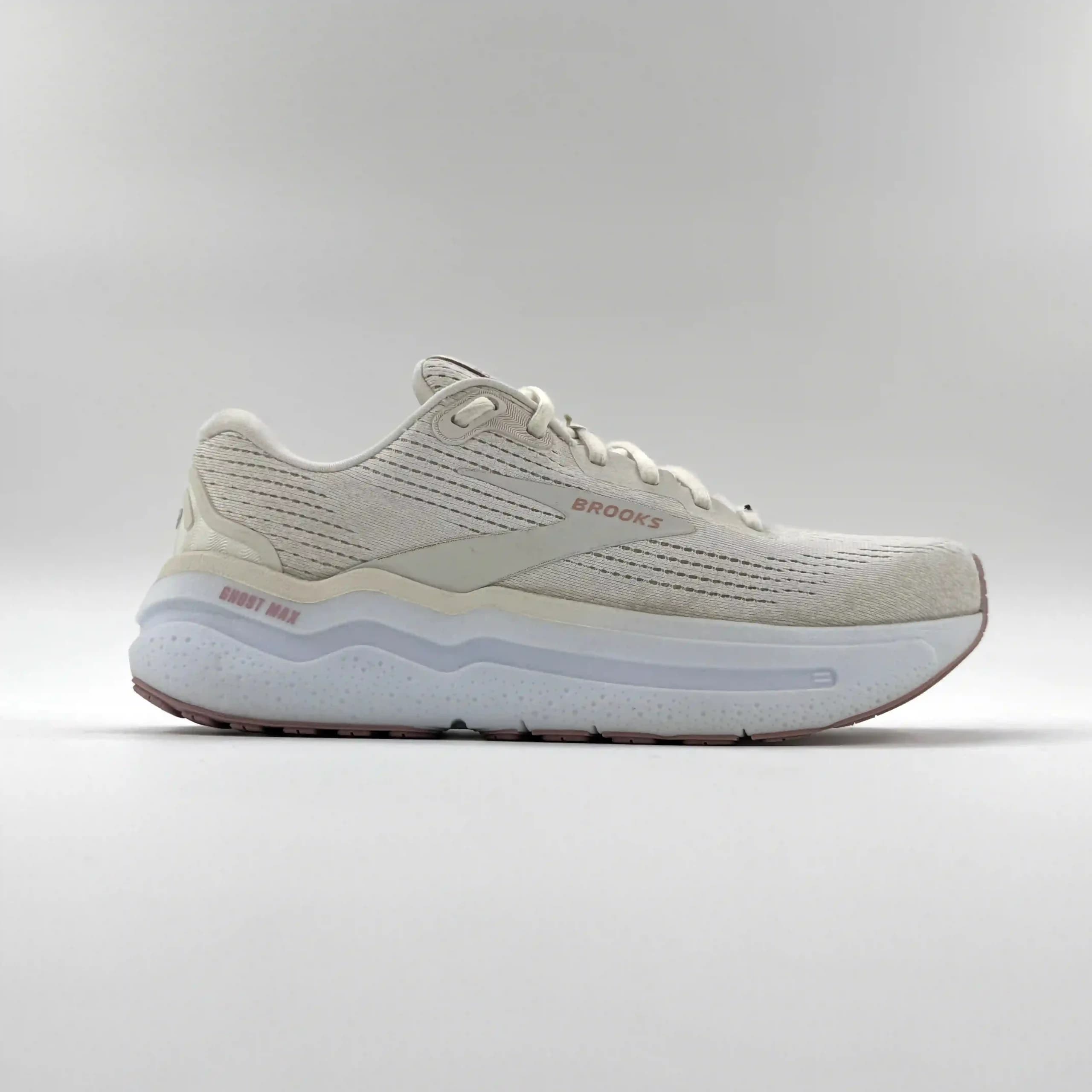 بروکس گاست مکس BROOKS GHOST MAX 2 مدل 1204201B190