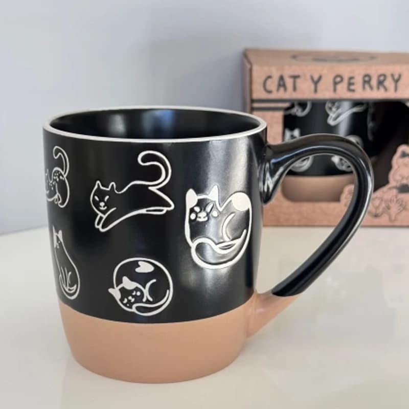 ماگ سرامیکی طرح گربه Cat y Perry | مناسب هدیه، فانتزی، ۴۵۰ میل، رنگ مشکی و سفید — تصویر ۹