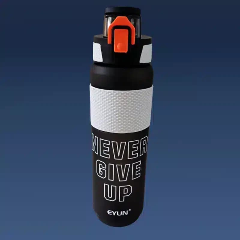 قمقمه ۱ لیتری ایون دور سیلیکونی مدل Never Give Up با درب قفل‌دار و بدنه نشکن — تصویر ۳