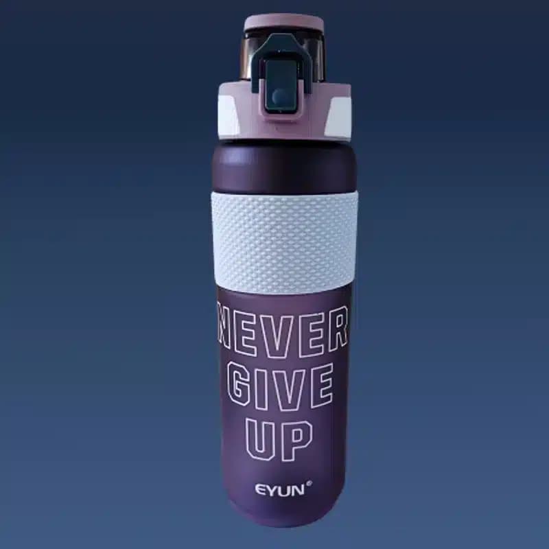 قمقمه ۱ لیتری ایون دور سیلیکونی مدل Never Give Up با درب قفل‌دار و بدنه نشکن — تصویر ۲