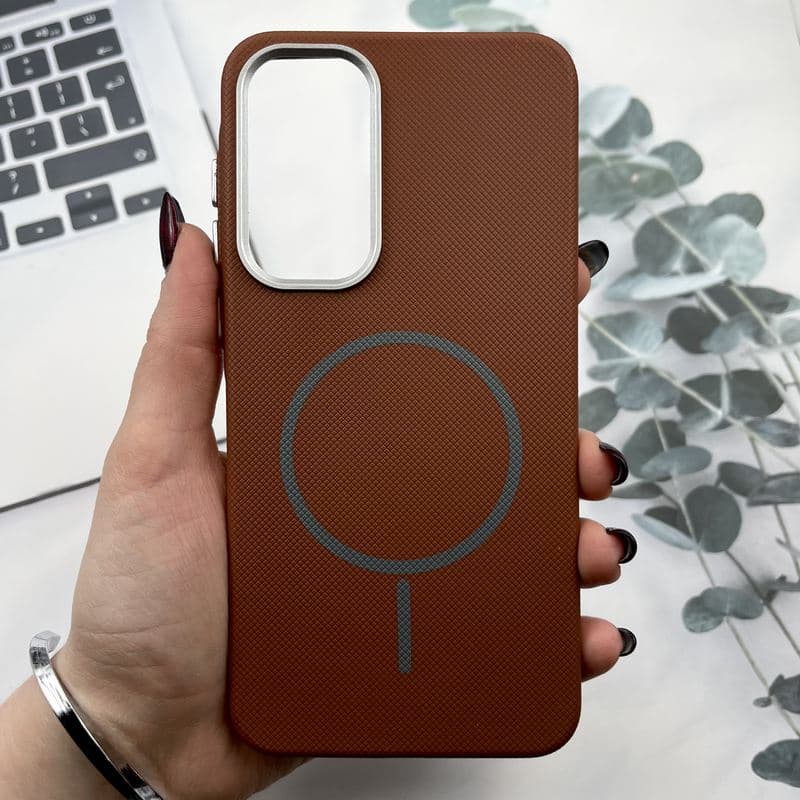 قاب گوشی Galaxy A55 سامسونگ Silicon Case سیلیکونی طرح مگ سیف Magsafe لنز کروم سوزنی قهوه ای — تصویر ۳