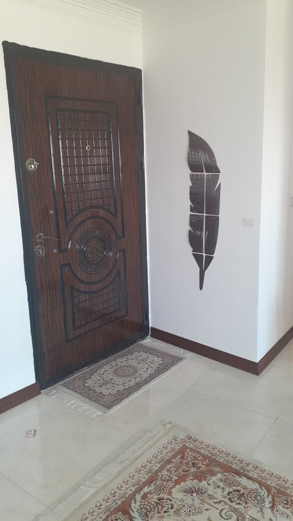 آینه دکوراتیو آماتیس مدل پر — تصویر ۵