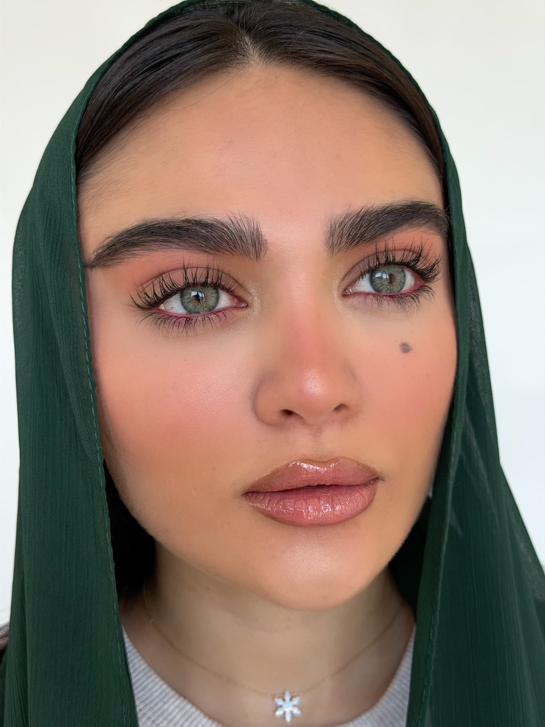 لنز رنگی مید گرین یونیک فصلی (UNIQUE MID GREEN) — تصویر ۵