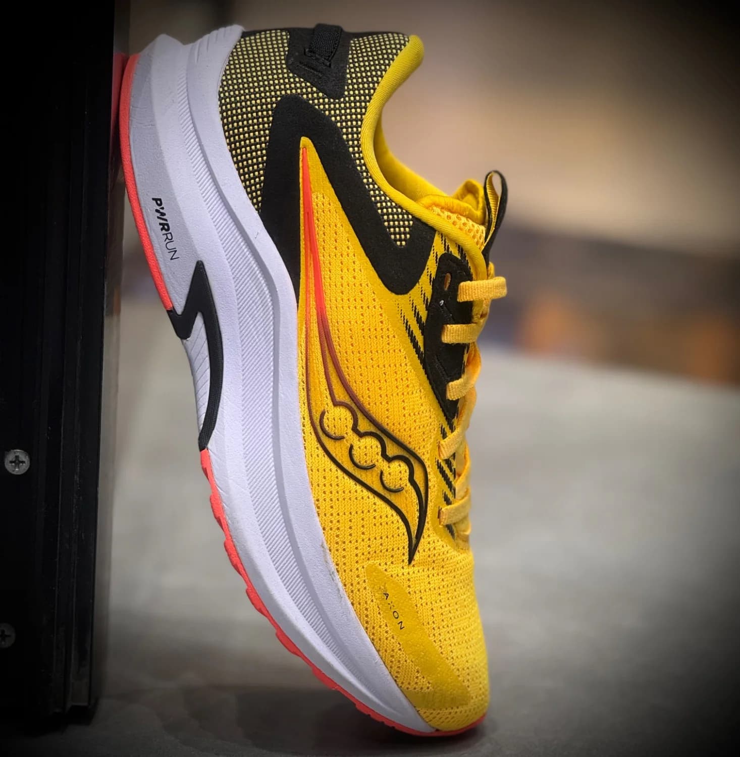 کتونی رانینگ ساکونی Saucony axon — تصویر ۱۱