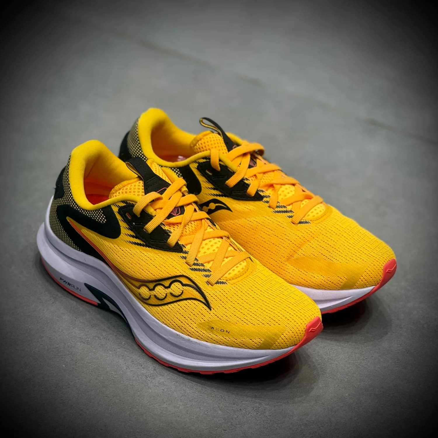 کتونی رانینگ ساکونی Saucony axon — تصویر ۱۰