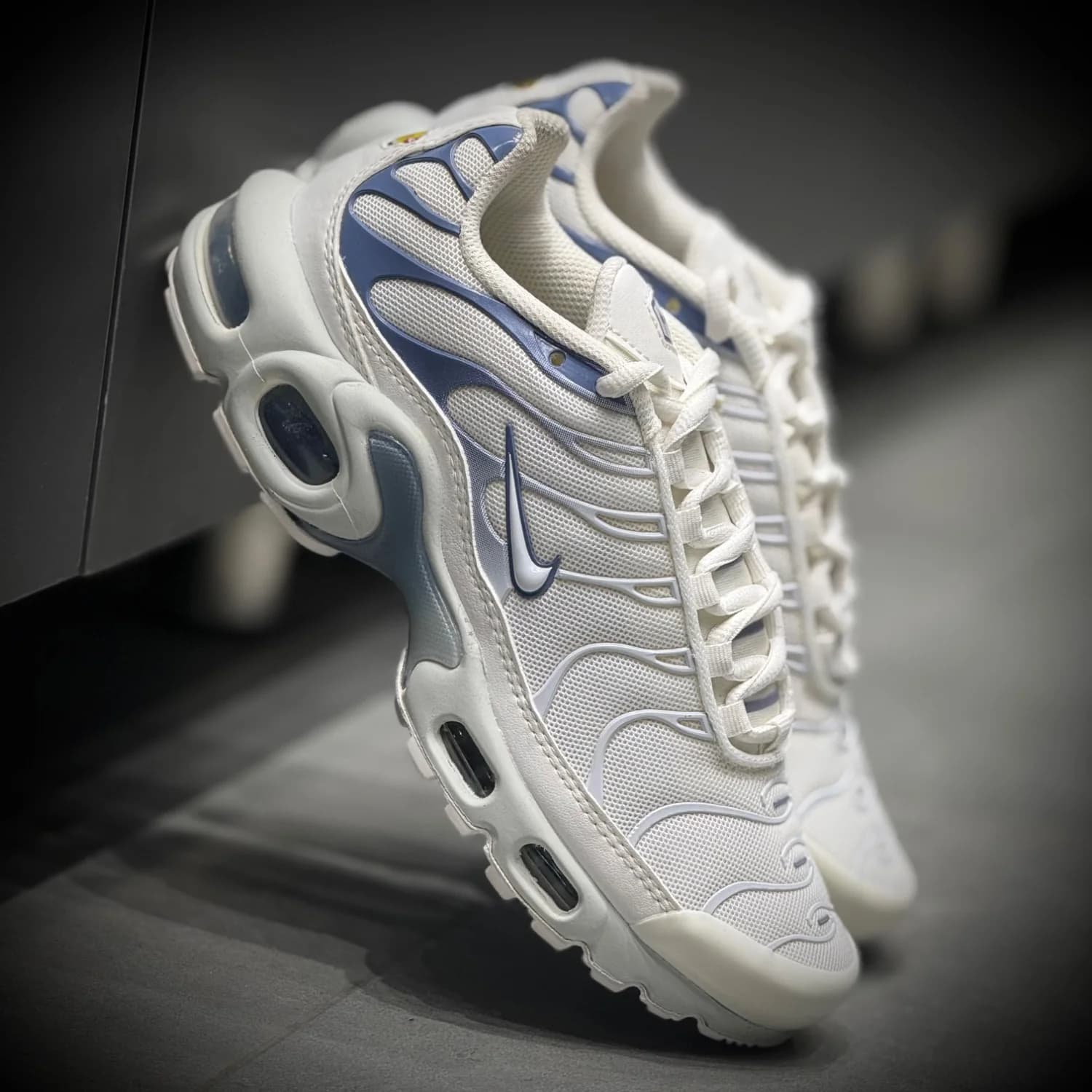کتونی پیاده روی نایک Nike Air Max Plus tn White Blue Ashen — تصویر ۴
