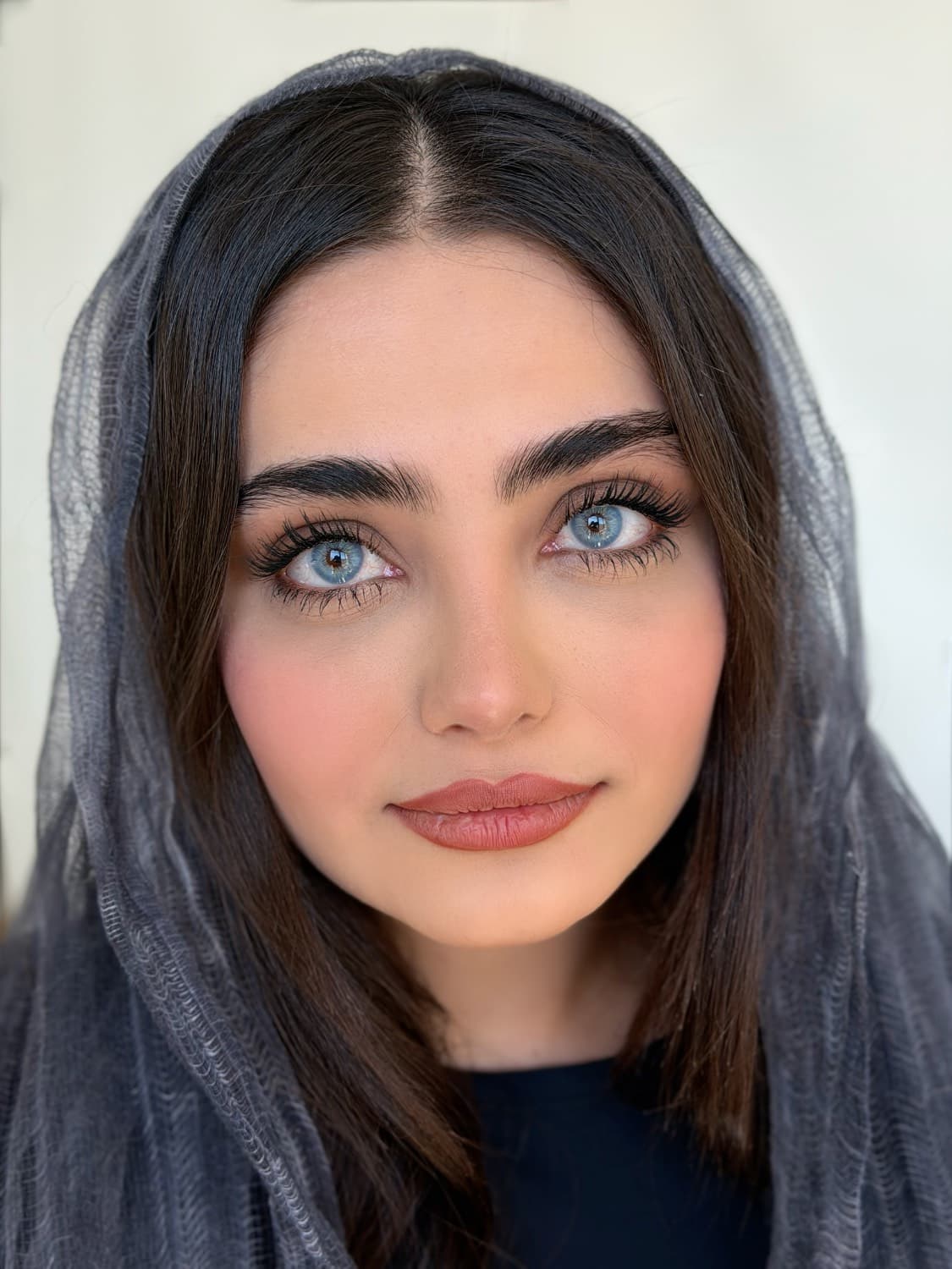 لنز رنگی سالانه لوتوس یونیک (UNIQUE LOTUS)
