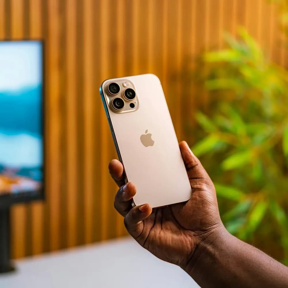 گوشی طرح آیفون 16 پرومکس برند کلون iphone 16 pro max دو سیم کارت رم 8 (فول کپی) حافظه 64 گیگابایت